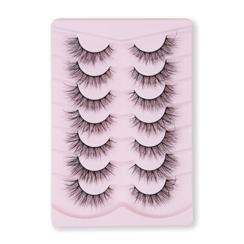 3D Wispy پٹی جعلی محرموں کو کوڑے لگاتی ہے۔