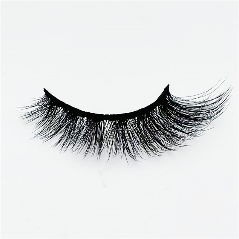 آرام دہ Wispy جعلی محرم